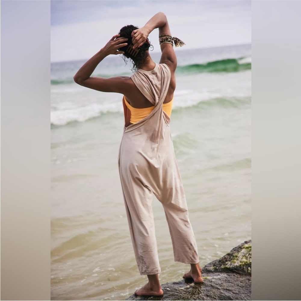 FP Movement by FREE PEOPLE Hot Shot Twisted Onesie NWT - Picture 3 of 5